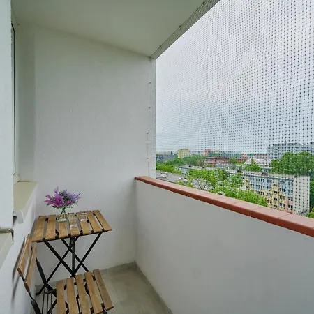 Green City View Wroclavia Swobodna By Renters Apartment
